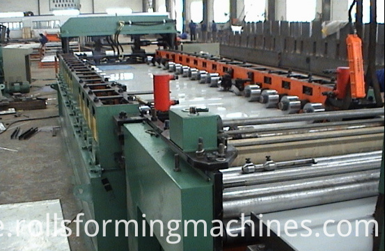 Sandwich-Paneel-Rolle, die Maschine bildet Sandwich Panel Roll Forming Machine